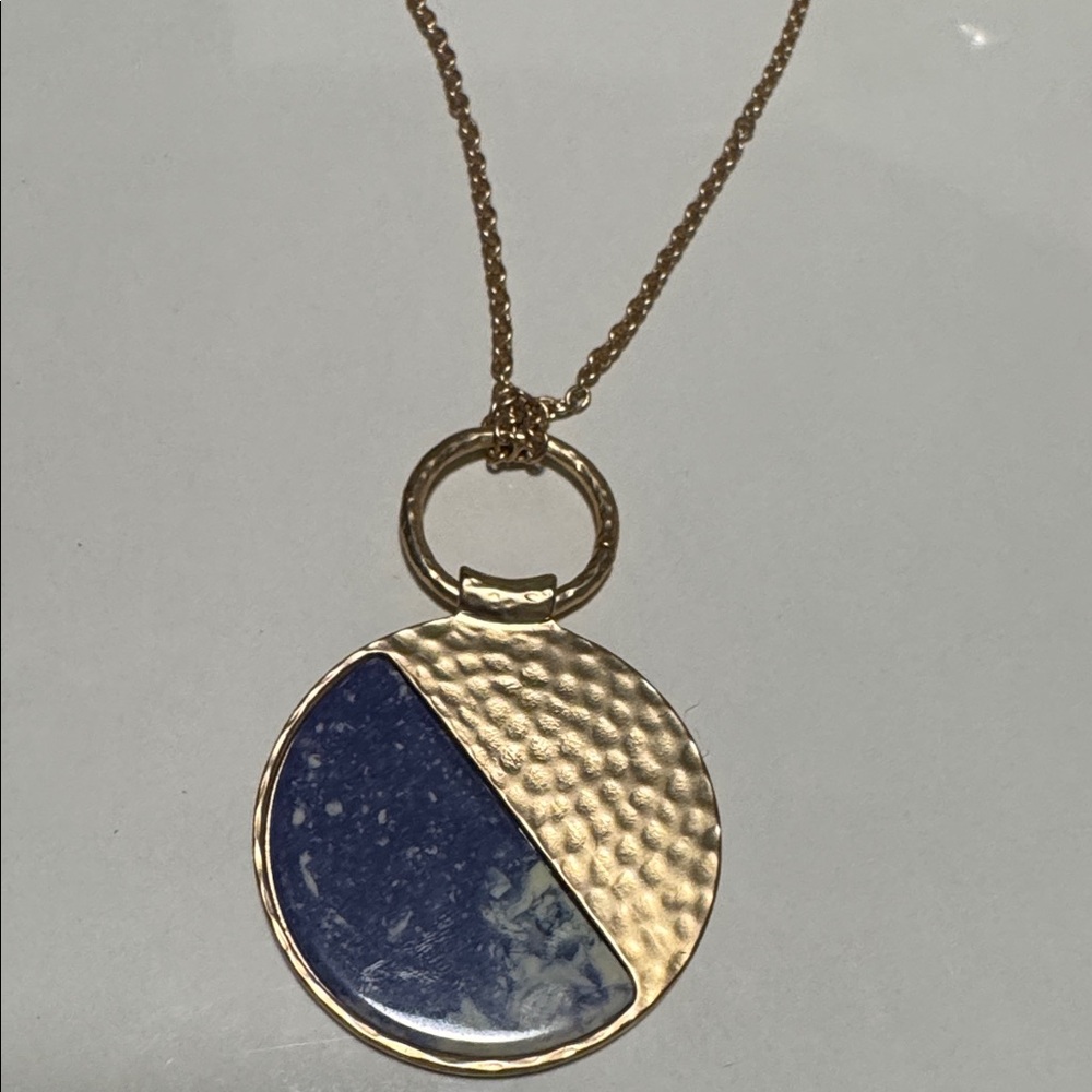 4/$20 - Gold Tone Blue Stone Pendant Necklace NWOT (BR1212/2) - Picture 3 of 6